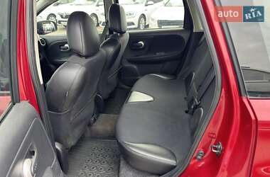 Хэтчбек Nissan Note 2012 в 