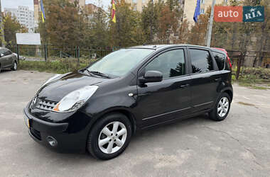 Хэтчбек Nissan Note 2006 в 