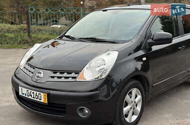 Хэтчбек Nissan Note 2006 в 