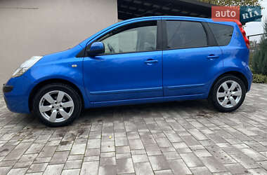 Хэтчбек Nissan Note 2007 в 