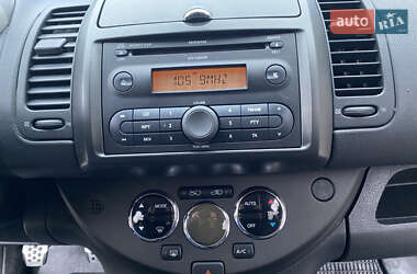 Хэтчбек Nissan Note 2007 в 