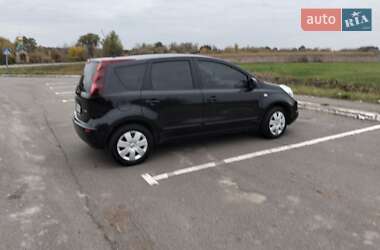 Хэтчбек Nissan Note 2009 в 