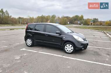 Хэтчбек Nissan Note 2009 в 