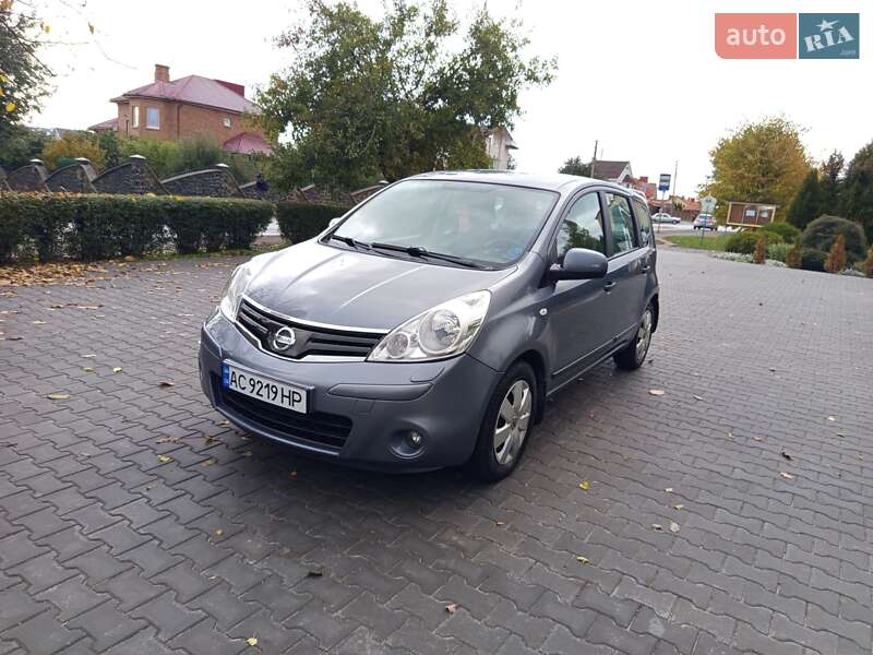 Хэтчбек Nissan Note 2008 в 