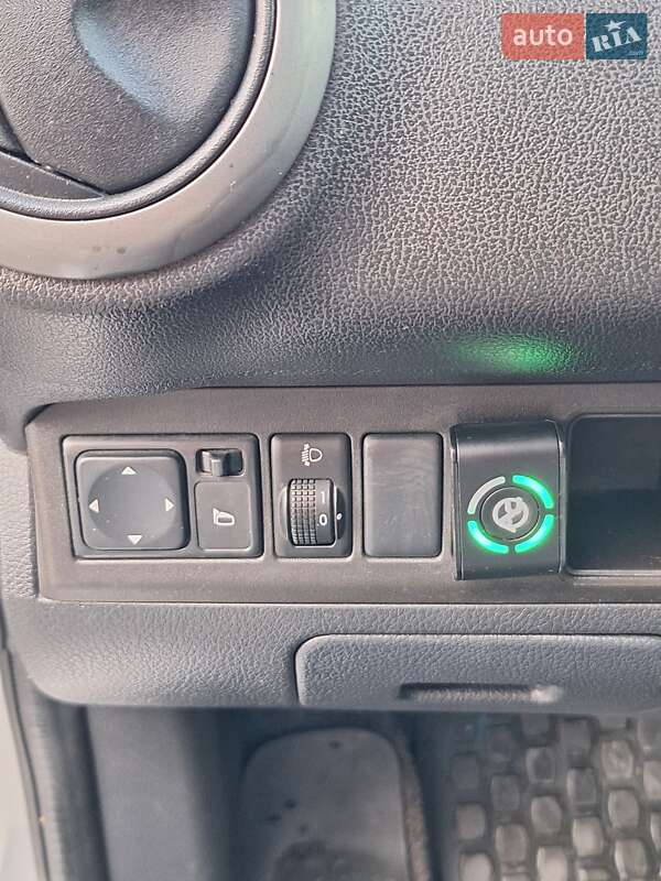 Хэтчбек Nissan Note 2008 в Виннице фото 10 Хэтчбек Nissan Note 2008 в Виннице