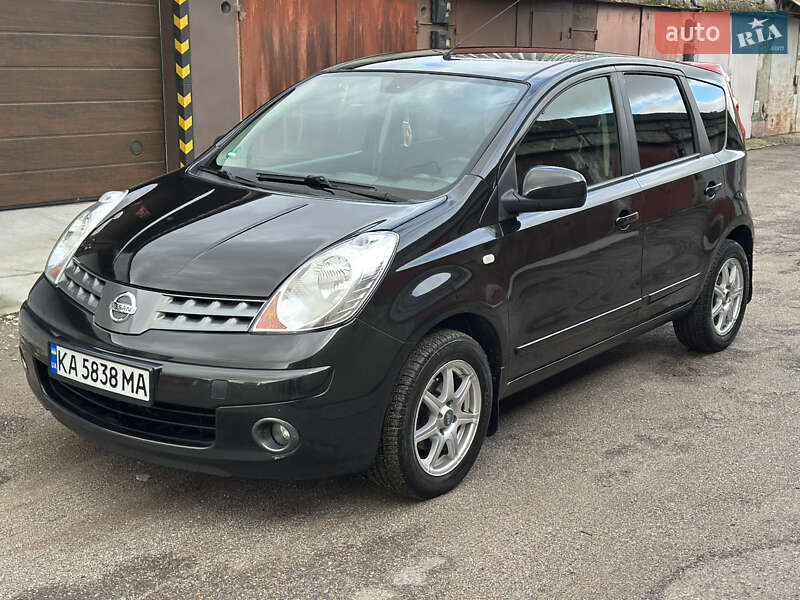 Хэтчбек Nissan Note 2006 в Киеве
