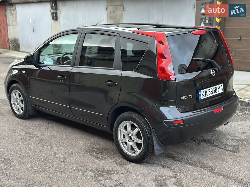 Хэтчбек Nissan Note 2006 в Киеве