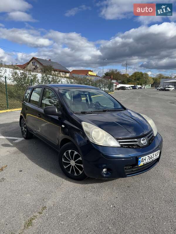 Хэтчбек Nissan Note 2011 в Ужгороде