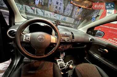Хэтчбек Nissan Note 2009 в 