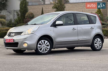 Хэтчбек Nissan Note 2010 в 