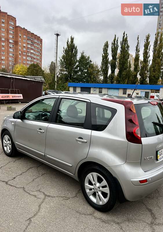 Хетчбек Nissan Note 2010 в Києві