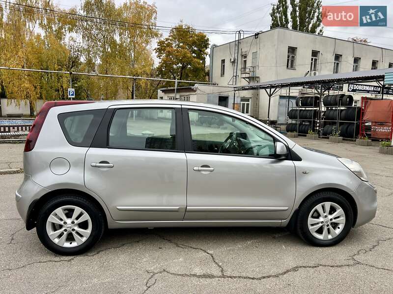 Хетчбек Nissan Note 2010 в Києві