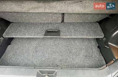 Хэтчбек Nissan Note 2010 в 