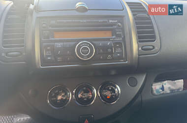 Хэтчбек Nissan Note 2008 в 
