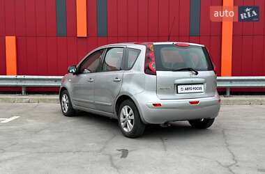 Хетчбек Nissan Note 2013 в  фото 5 Хетчбек Nissan Note 2013 в