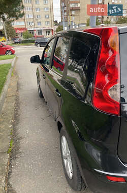 Хэтчбек Nissan Note 2007 в 