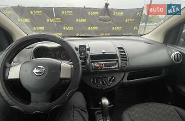 Хэтчбек Nissan Note 2006 в  фото 3 Хэтчбек Nissan Note 2006 в