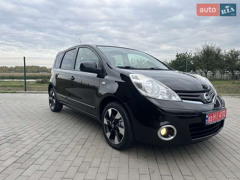 Хэтчбек Nissan Note 2012 в 