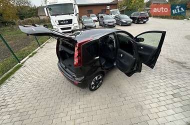 Хэтчбек Nissan Note 2012 в 
