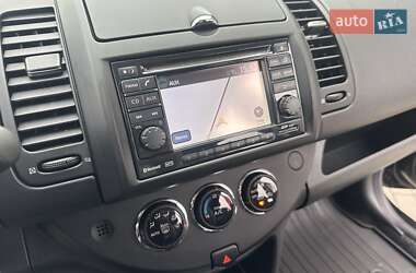 Хэтчбек Nissan Note 2012 в 