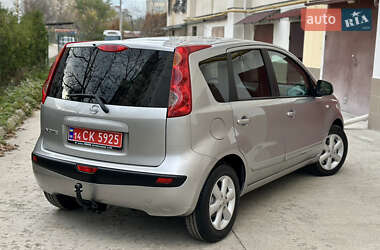 Хэтчбек Nissan Note 2006 в 
