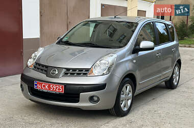 Хэтчбек Nissan Note 2006 в 
