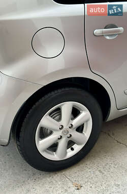 Хэтчбек Nissan Note 2006 в 