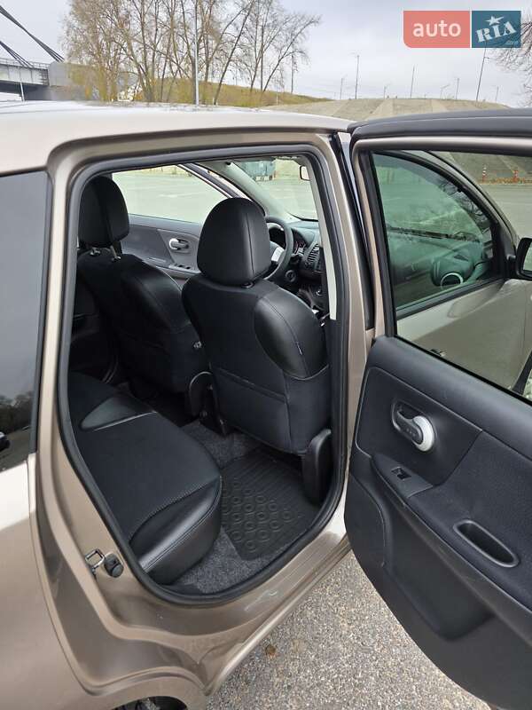 Хэтчбек Nissan Note 2012 в Киеве фото 42 Хэтчбек Nissan Note 2012 в Киеве