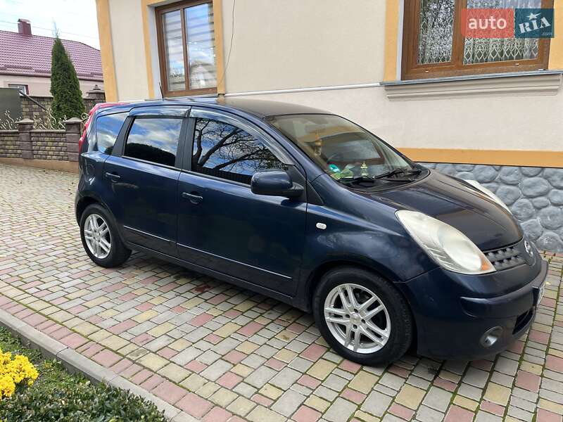 Хэтчбек Nissan Note 2008 в Ровно
