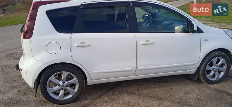 Хэтчбек Nissan Note 2010 в Доброславе фото 3 Хэтчбек Nissan Note 2010 в Доброславе