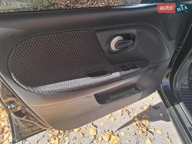 Хэтчбек Nissan Note 2008 в Виннице фото 12 Хэтчбек Nissan Note 2008 в Виннице
