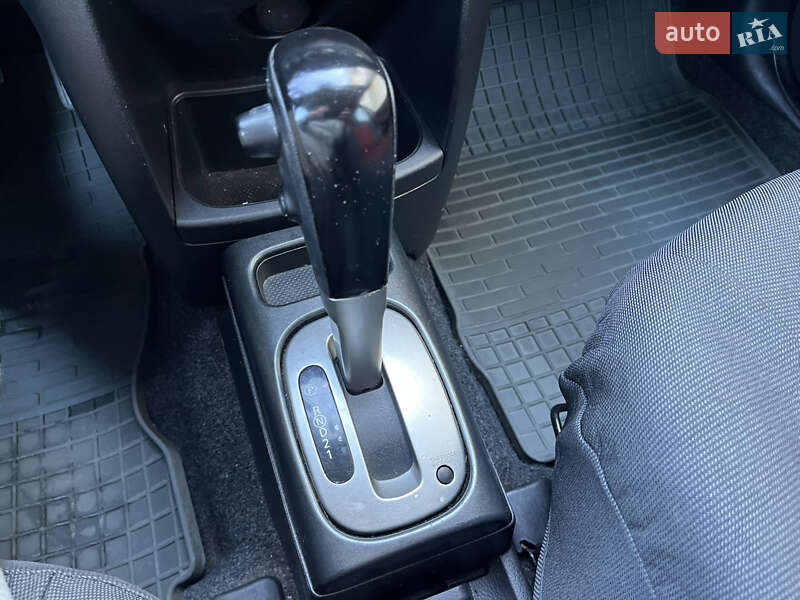 Хэтчбек Nissan Note 2007 в Могилев-Подольске фото 40 Хэтчбек Nissan Note 2007 в Могилев-Подольске