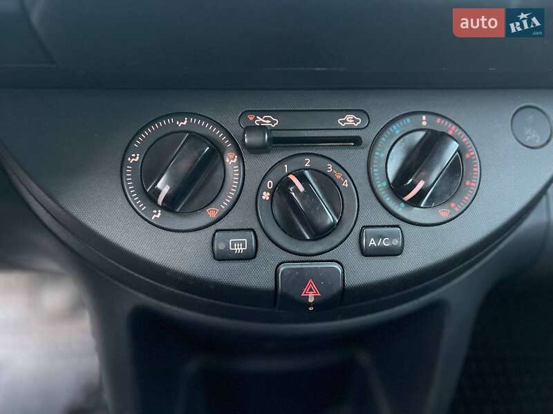 Хэтчбек Nissan Note 2008 в Стрые