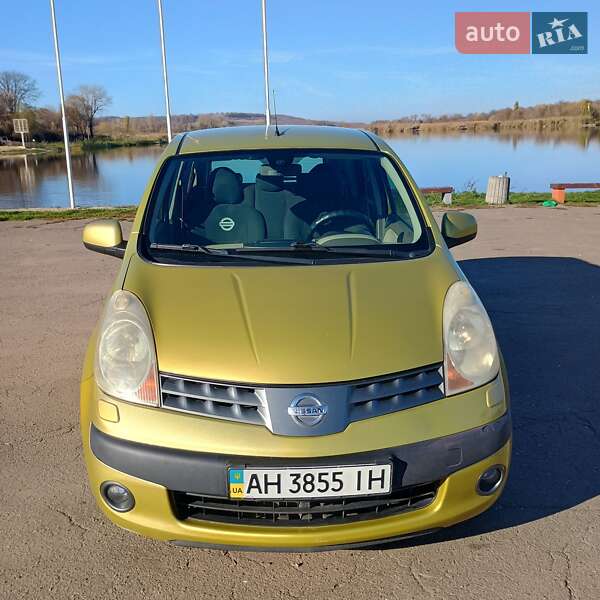Хэтчбек Nissan Note 2006 в Балте фото Хэтчбек Nissan Note 2006 в Балте