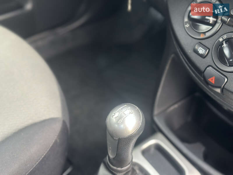 Хэтчбек Nissan Note 2009 в Дубно фото 44 Хэтчбек Nissan Note 2009 в Дубно