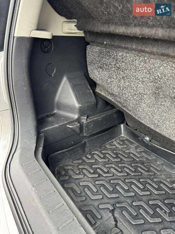 Хэтчбек Nissan Note 2011 в Ивано-Франковске