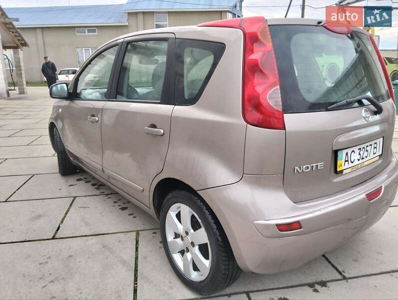 Хэтчбек Nissan Note 2007 в Сокирнице