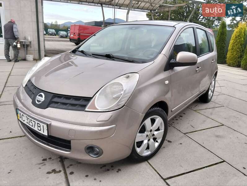 Хэтчбек Nissan Note 2007 в Сокирнице