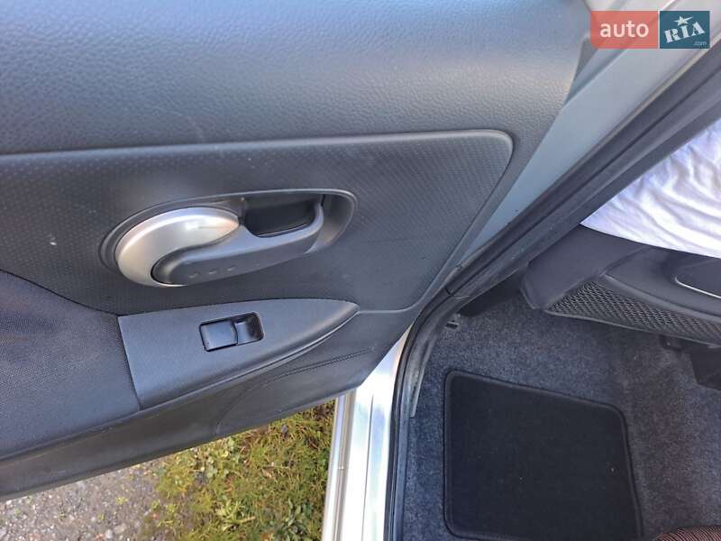 Хэтчбек Nissan Note 2009 в Решетиловке