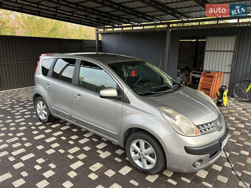 Хэтчбек Nissan Note 2006 в Буче