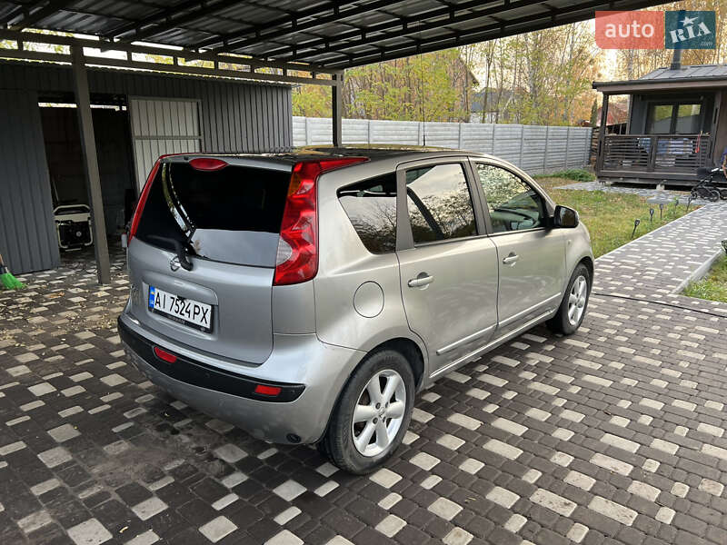 Хэтчбек Nissan Note 2006 в Буче