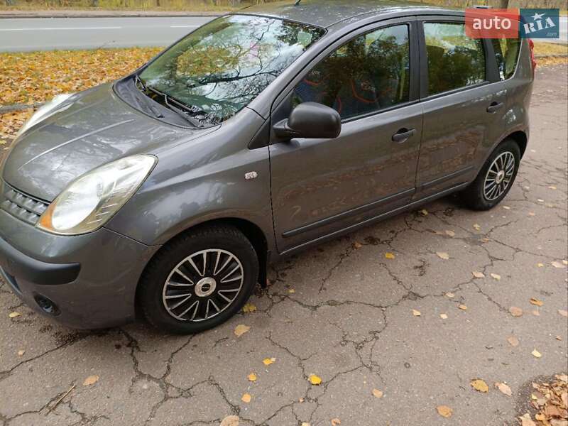 Хэтчбек Nissan Note 2006 в Чернигове