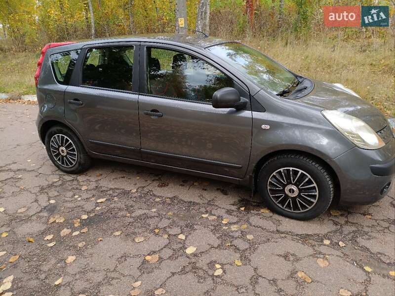 Хэтчбек Nissan Note 2006 в Чернигове
