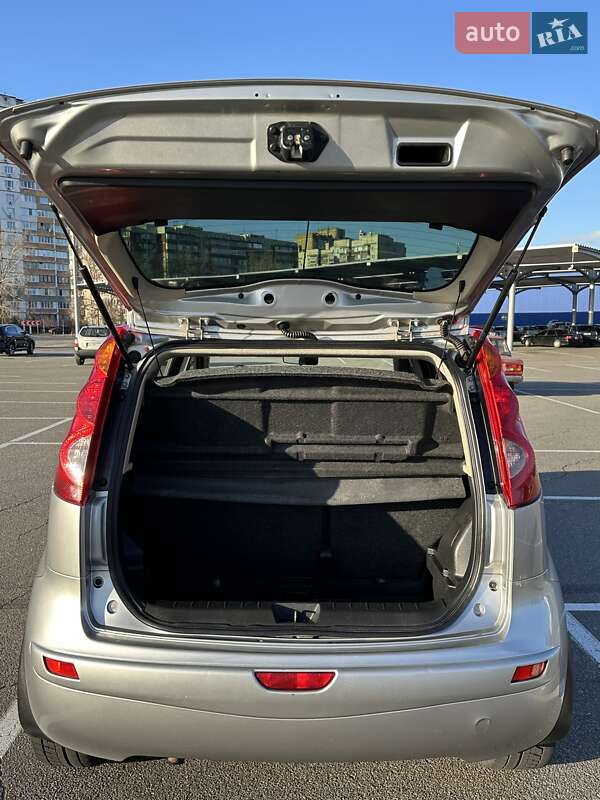 Хэтчбек Nissan Note 2008 в Киеве