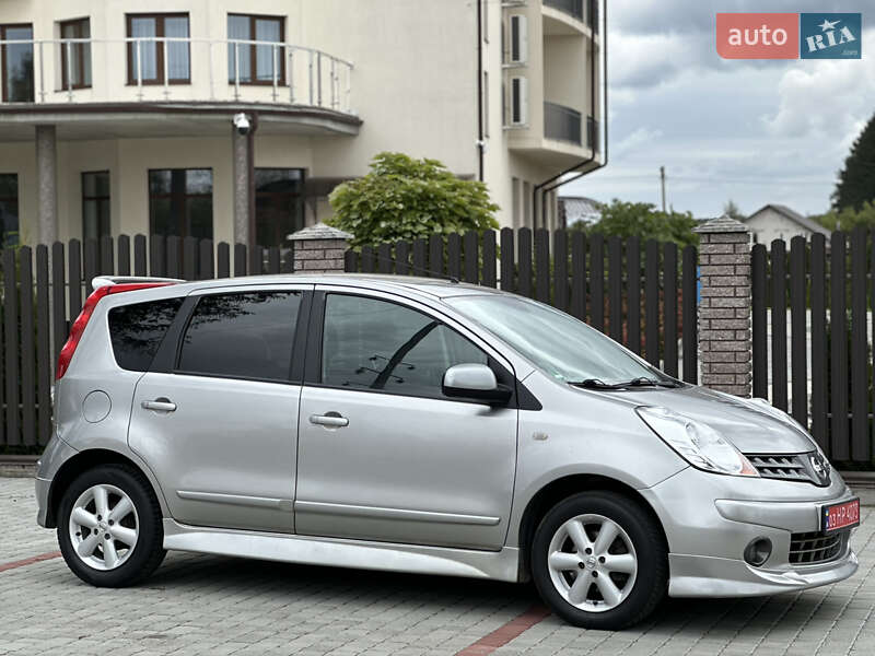 Хэтчбек Nissan Note 2006 в Староконстантинове