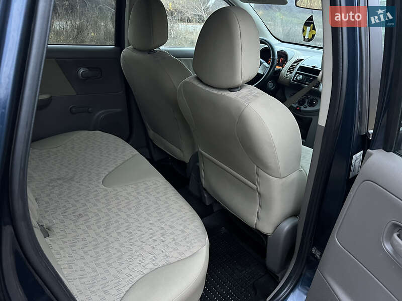 Хэтчбек Nissan Note 2008 в Полтаве