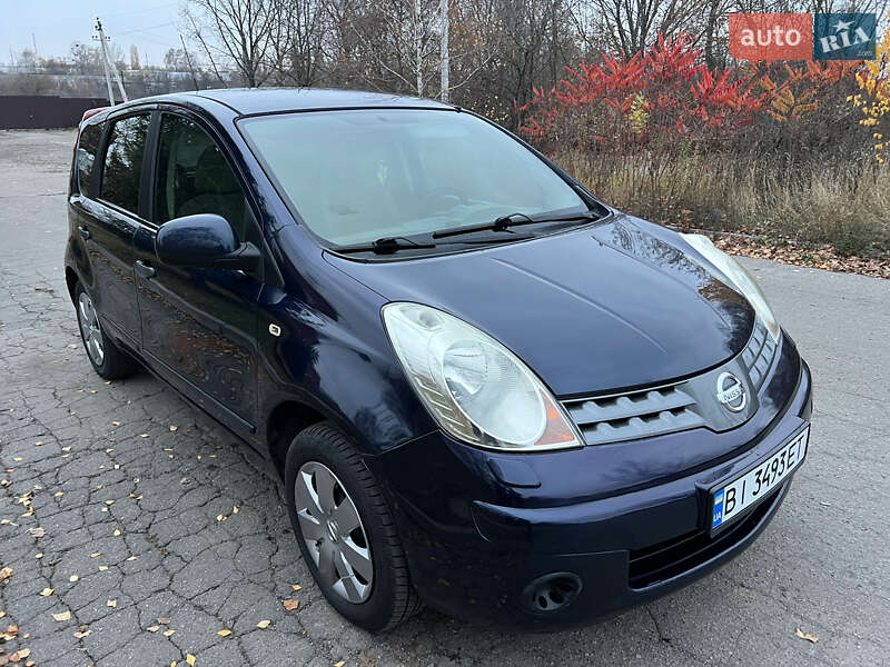 Хэтчбек Nissan Note 2008 в Полтаве
