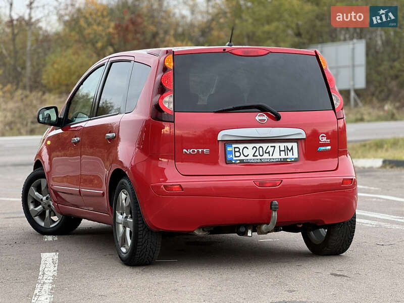 Хетчбек Nissan Note 2011 в Дрогобичі