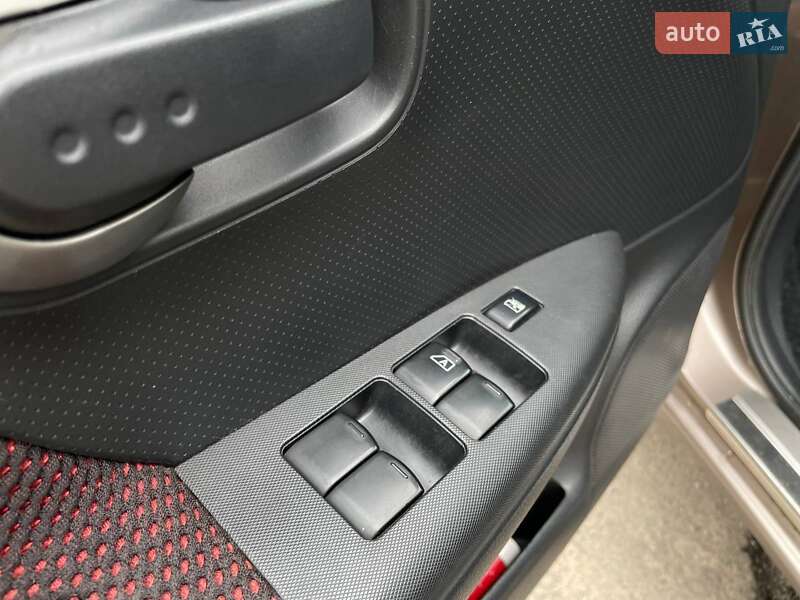 Хэтчбек Nissan Note 2007 в Киеве фото 17 Хэтчбек Nissan Note 2007 в Киеве