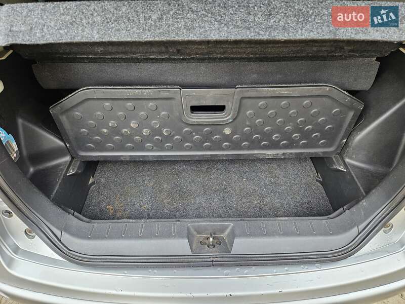 Хэтчбек Nissan Note 2008 в Сумах